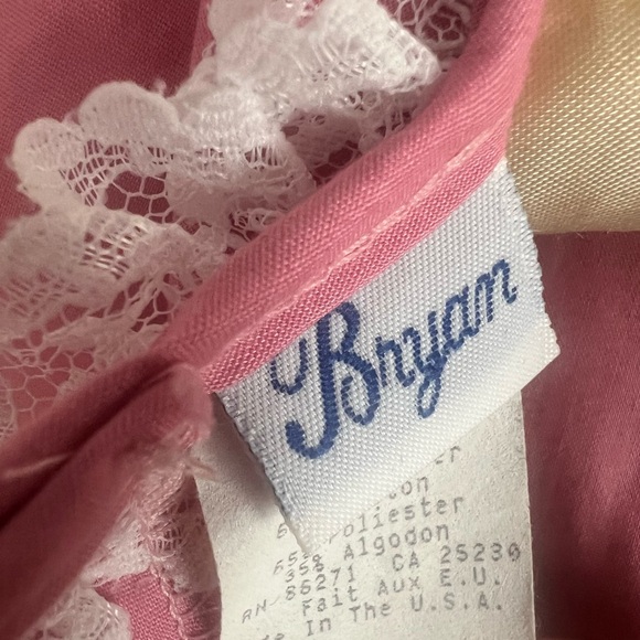 Vintage 1990’s Bryan Pink Baby Dress with White Lace size 18 month - Picture 3 of 9